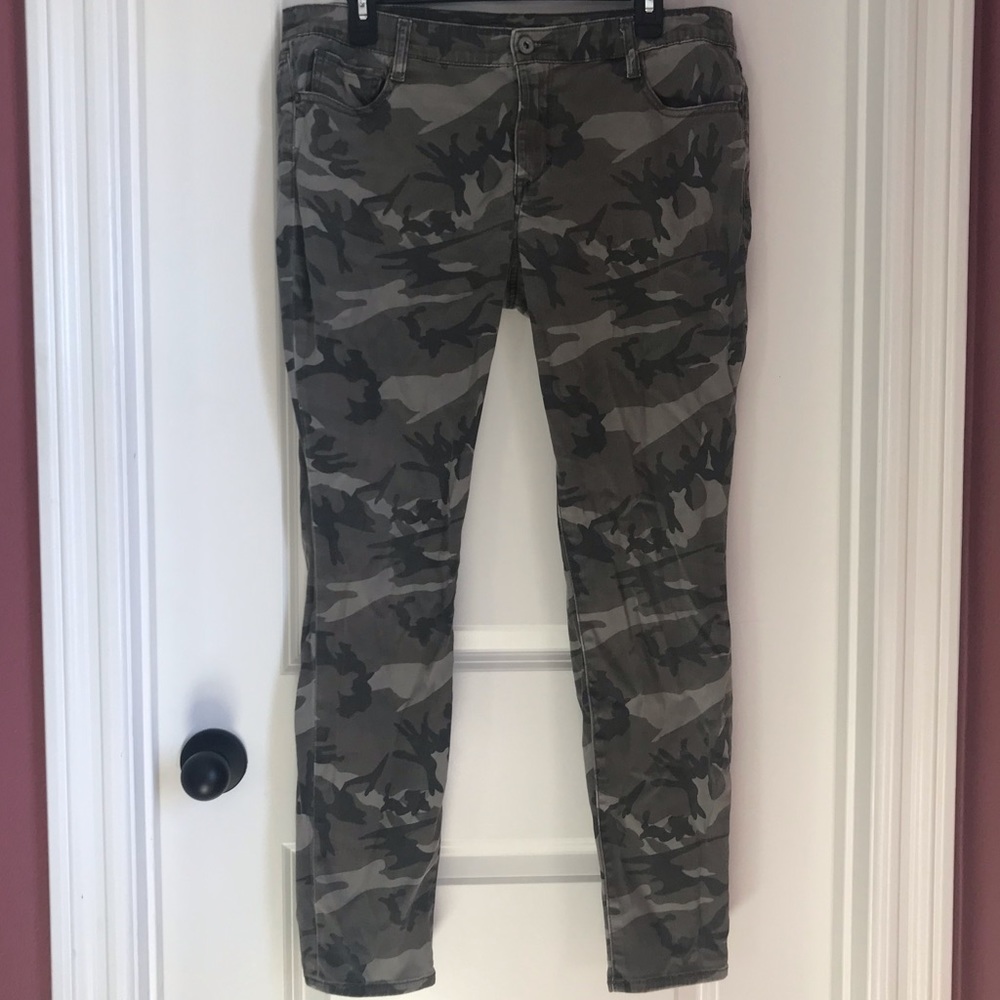 Super Skinny Camo Jeans